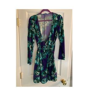 Stretchy, comfy and very elegant. Worn a handful of times.